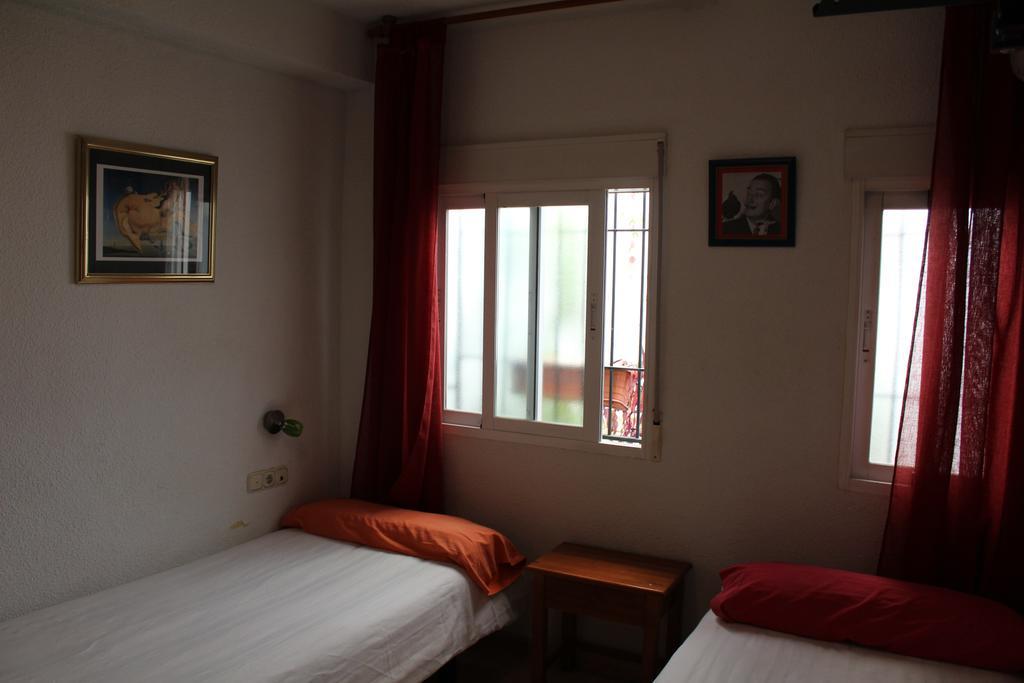 Hostal Nuevas Nacionesグラナダ 部屋 写真
