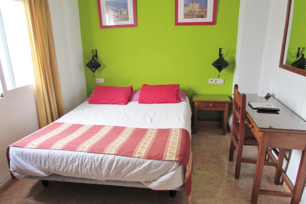 Hostal Nuevas Nacionesグラナダ エクステリア 写真